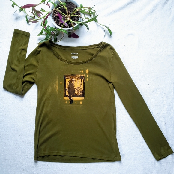 Upcycled Shirt with Cat Print - Picture 5 of 5